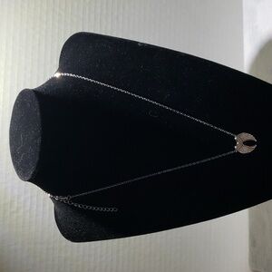 Beautiful petite Silvertone Angel wings Pendant and necklace